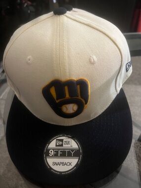 New Era Two-Tone Cream and Black 9FIFTY Snapback with Embroidered Logo